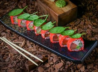 California cu somon afumat