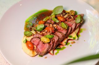 Тальята з пюре і трюфельним соусом Демігляс (360г)