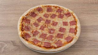 Pizza con prosciutto