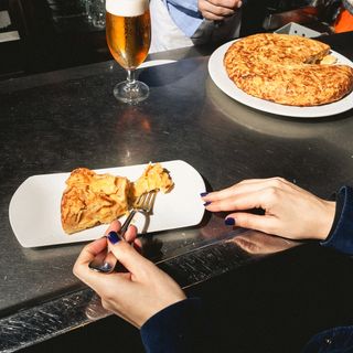 Pinxo de truita de patates del bar