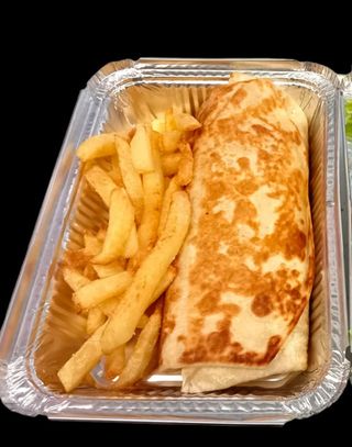 Burrito de pollo  & Patatas Fritas Caseras