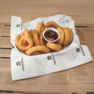 Crujientes Aros De Cebolla A La Cerveza (10 Uds.)