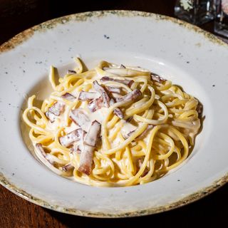 Linguine carbonara