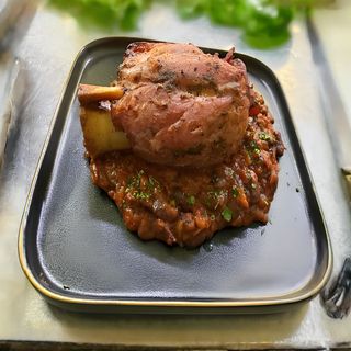 Ciolan pe pat de fasole roșie