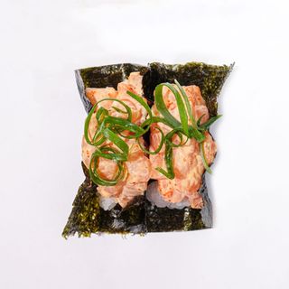 Хэнд ролл лосось 2 шт