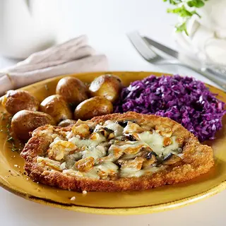 Kotlet schabowy z serem i pieczarkami