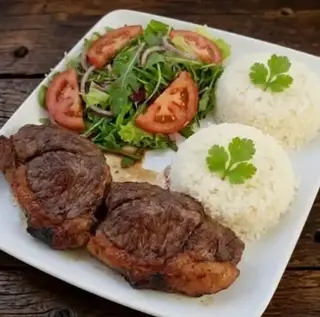 Filé com Arroz e Salada Mista  2Pessoas