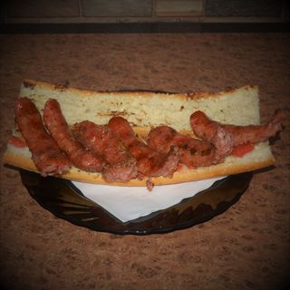 Bocadillo de chorizo criollo con tomate