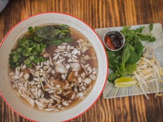 “Pho” Bo Nam Dinh Beef Pho Pequeño