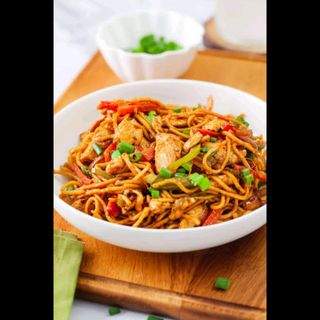 chicken and egg fried noodles