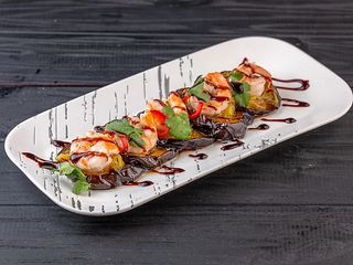 Карамелізований баклажан з креветками (0.260 гр)