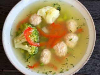 Zupa z klopsikami