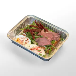 Vafe de Cartofi cu Ouă Poșate și Roastbeef