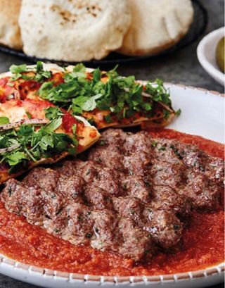 Kafta Con Tomate