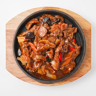 Tie-pan govedina u umaku od kamenica