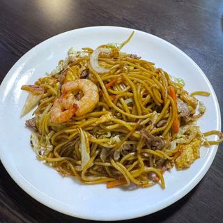 Tallarines fritos de la casa  