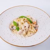 Фетучини с курицей и грибами 