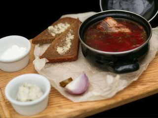 Борщ червоний з ребром 420г