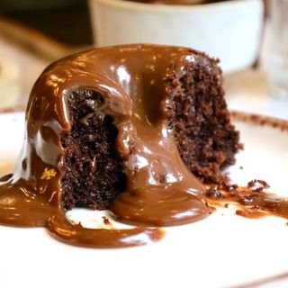 Mini bolo de chocolate & brigadeiro