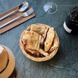 Focaccia cu sare si rozmarin