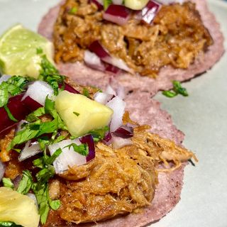 Taco De Carnitas Estilo Jalisco