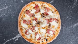 Carbonara pizza B&S