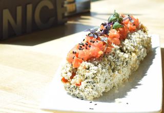 Хот-дог  рол  з лососем  (250 гр)