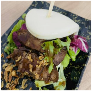 40. Gwa Bao De Pollo Teriyaki