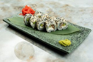 Філадельфія з вугрем в кунжуті (290г)