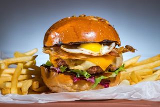 Ou My God burger & cartofi prajiti