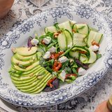 Salată verde cu avocado