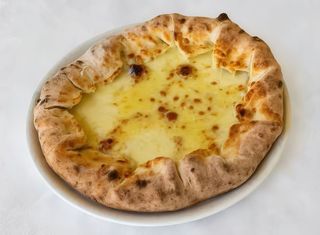 Gioia bianca - con bordo ripieno di ricotta -