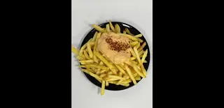 Пържени картофи с добавка салата