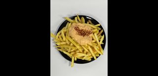 Пържени картофи с добавка салата