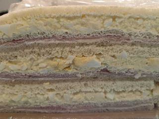 Triples de miga de jamón y huevo