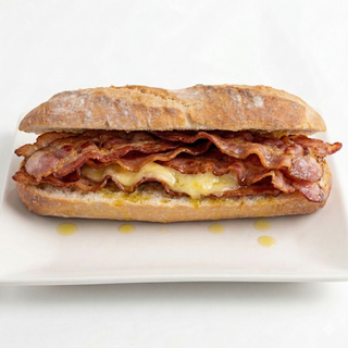 Bocata De Bacon con queso (Grande)