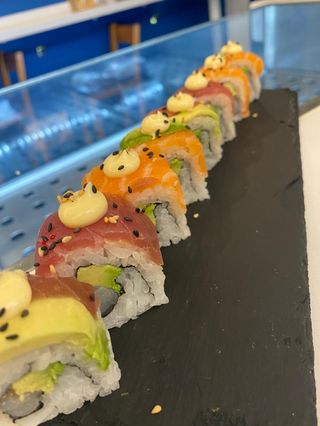 Uramaki Rembow (8 Uds.)