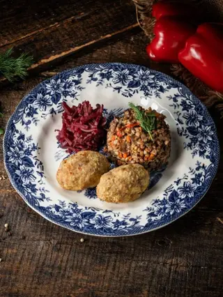 Січеники з бурячком та гречкою з грибами