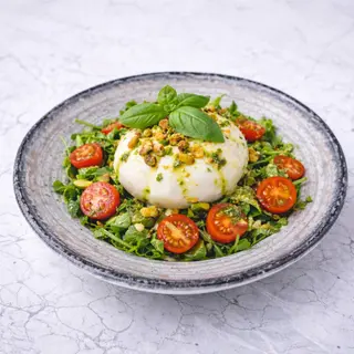 Burrata & pesto salata