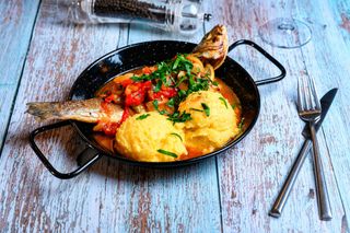 Saramură de biban și mămăliguță