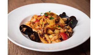 Pappardelle cu fructe de mare