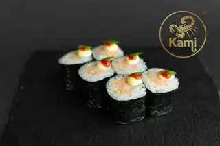 Hosomaki z tatarem z przegrzebek