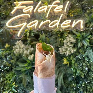 Falafel bakłażan granat