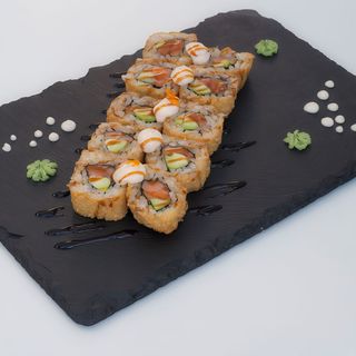Salmón en tempura roll