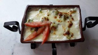 Броколи със синьо сирене