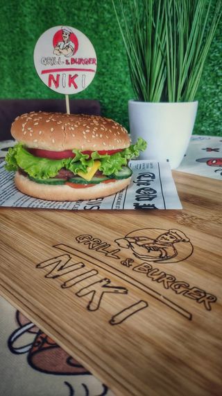 Двоен чийзбургер