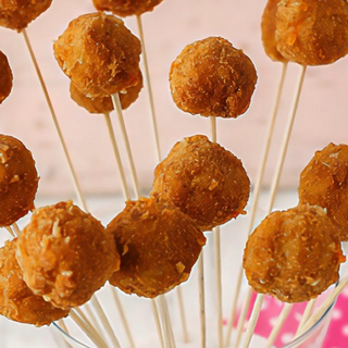 Menú bolitas de pollo 12 ud con patatas y refresco 