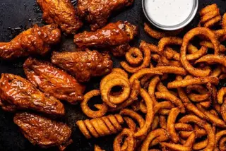 8 hormone-free buffalo jumbo wings