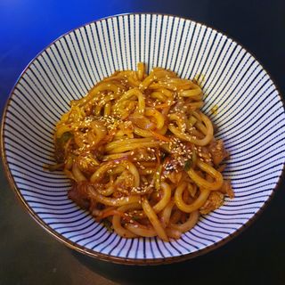 Udon pancetta e kimchi