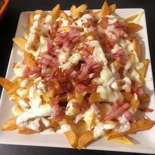 Ración De Patatas Con Bacon